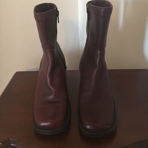 Maroon booties